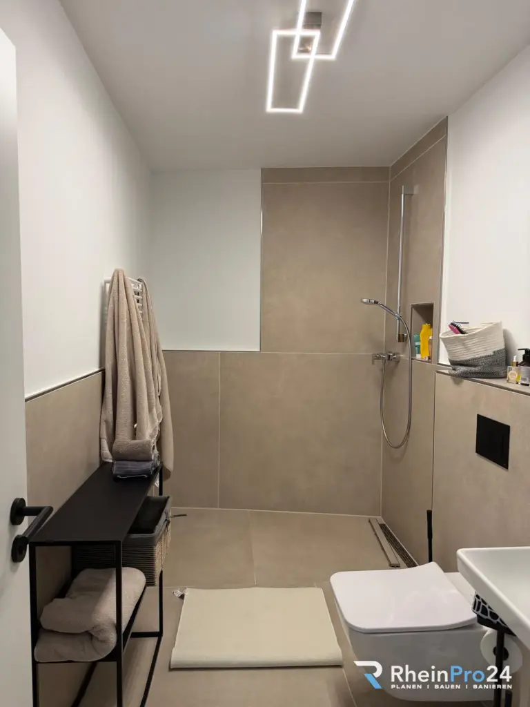 Bäder & Großformatfliesen – Projektfoto von RheinPro24