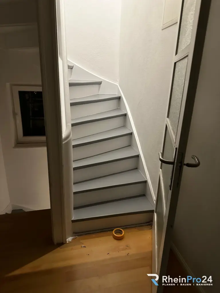 Treppe vorher – RheinPro24